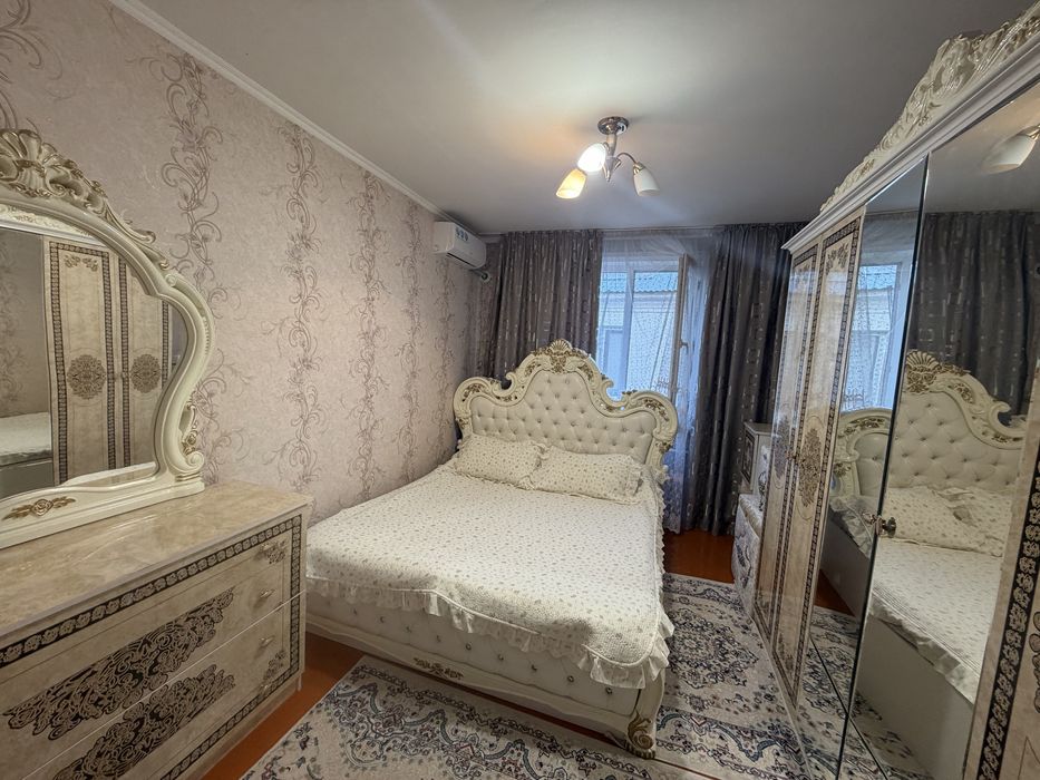 Продается спальный гарнитур