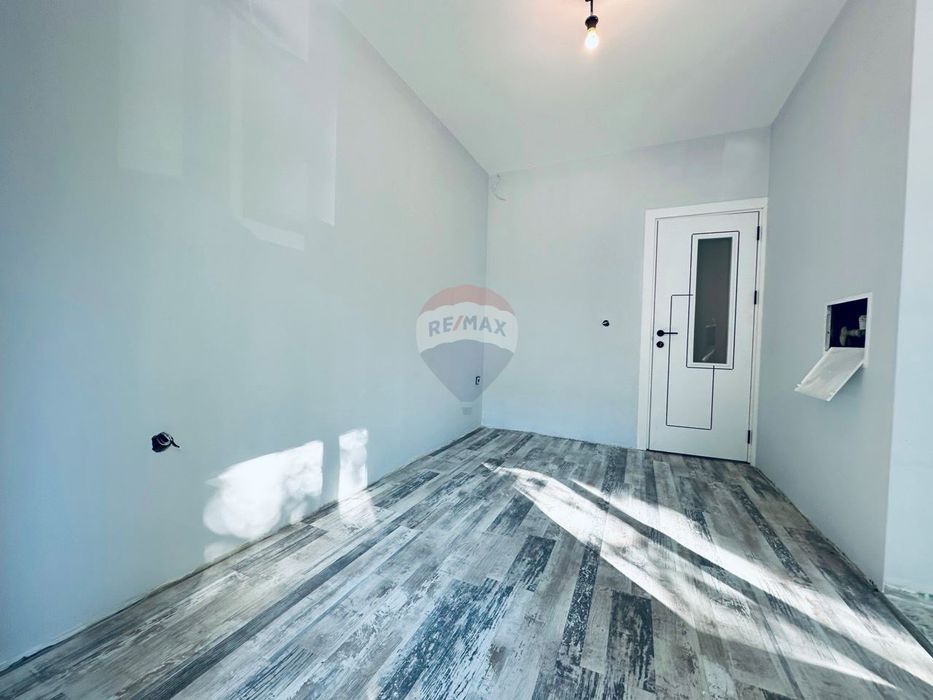 Продава се Тристаен апартамент в Варна, Лятно кино Тракия - 71 кв.м за 2113 €/кв.м - Снимка #3