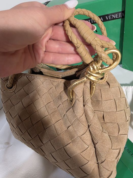 Налична чанта Bottega Veneta Parachute
