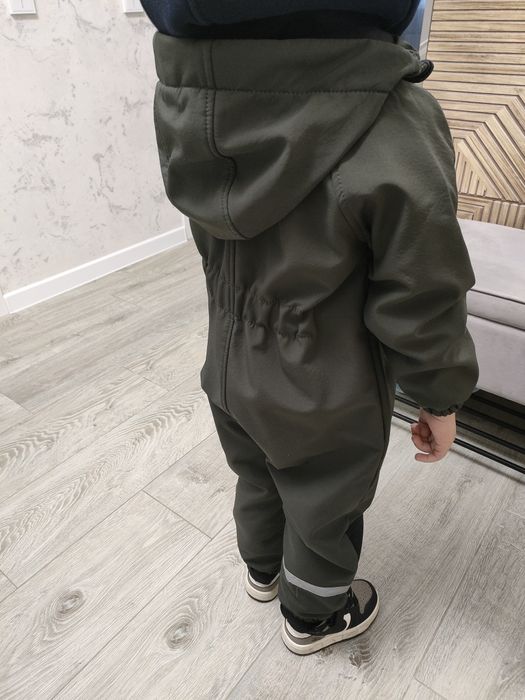 Продам демисезонный комбинезон