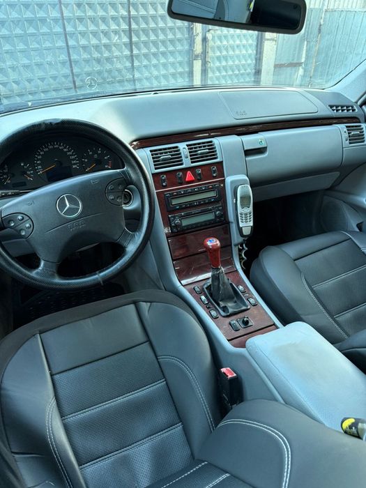 Vand Mercedes e200.