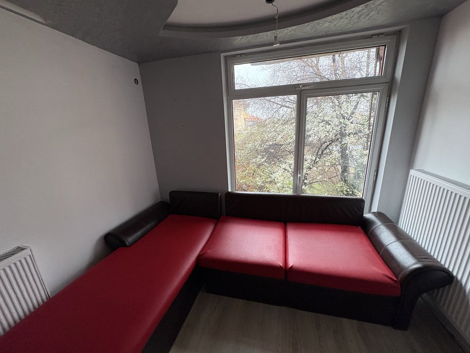 Ъглов кожен диван