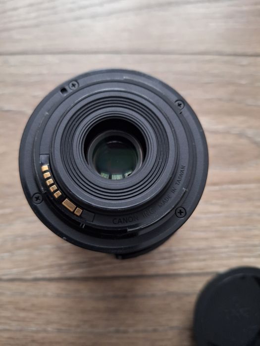 Canon 18-55mm IS STM + filtru UV si parasolar