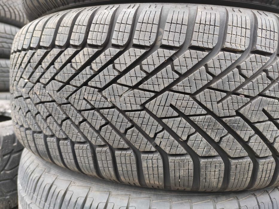 2бр Като нови зимни гуми 225 55 17 - Pirelli - DOT 2024