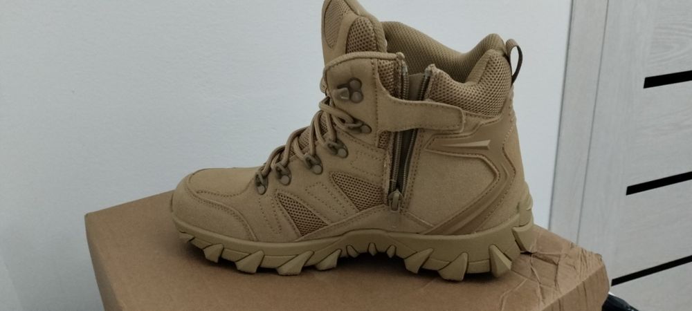 Берцы  новые продается пишите звоните