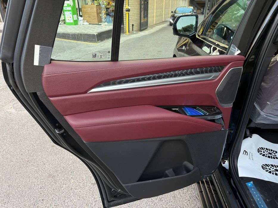 Cadillac Escalade  sport насия. савдога. берилади.
