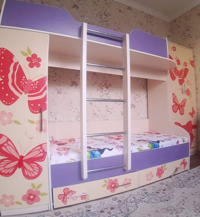 Детский двухэтажный диван