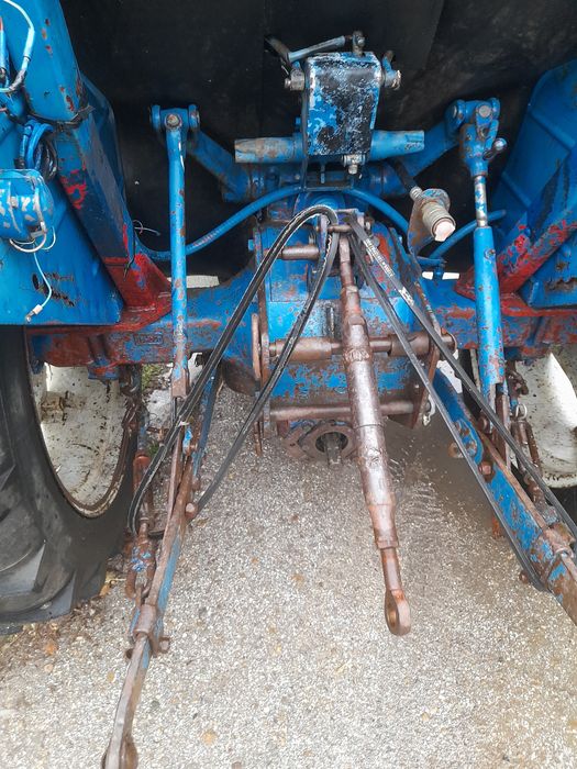 Трактор,    малък         форд 2600