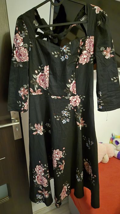 Rochita  în înflorate,masura 42.