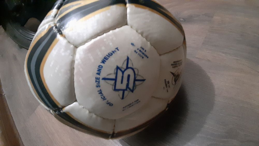 Продаю мячики кожаные