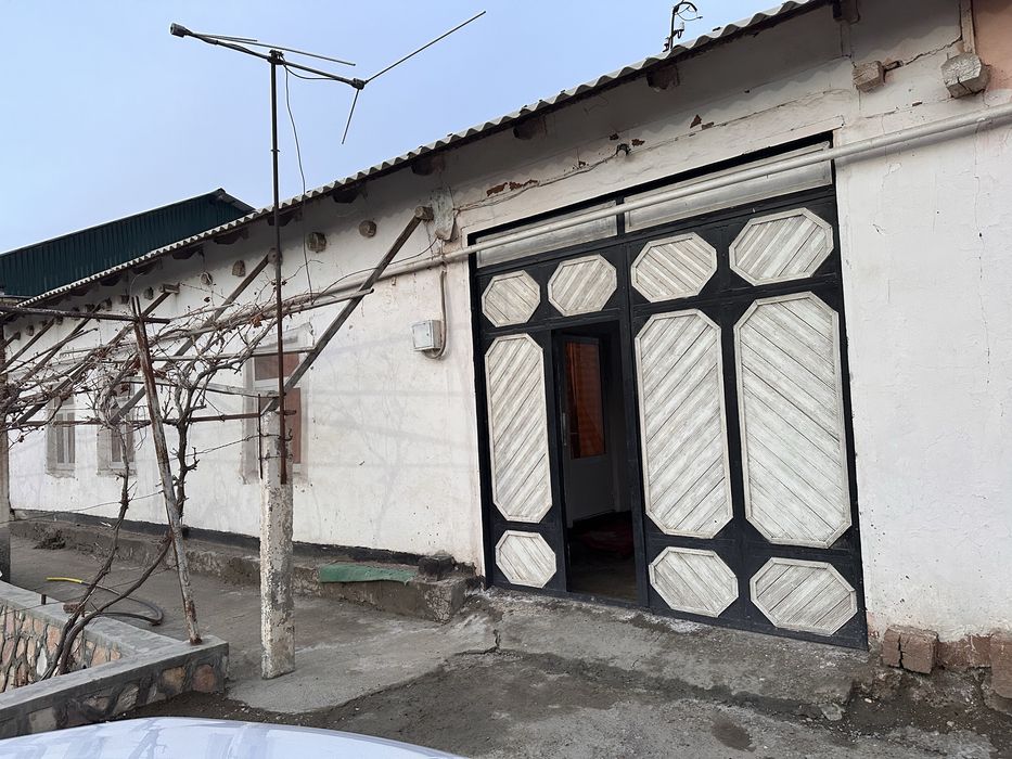 Ховли сотилади. Срочна