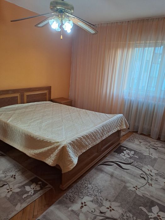 Inchiriez ap 2 camere zona centrala