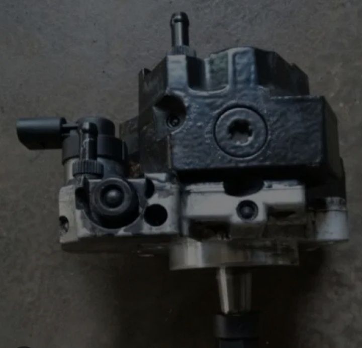 Pompa inalte 3.0d 231/234cp Seria 3/5/7/X3/X5 E60/E66/E65/E70/E61