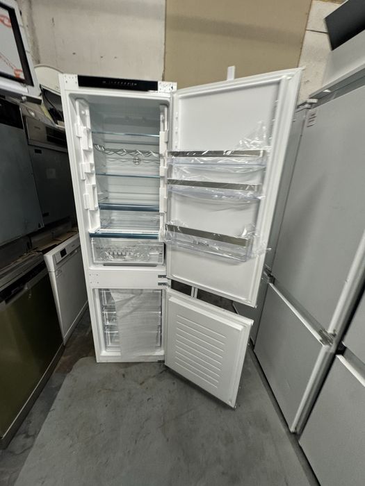 Combină frigorifică încorporabilă Bosch KIN86VSE0