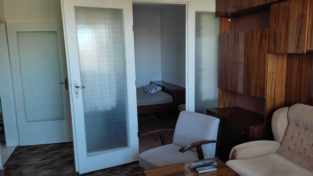 Собственик дава под наем двустаен апартамент в центъра на гр.Шумен