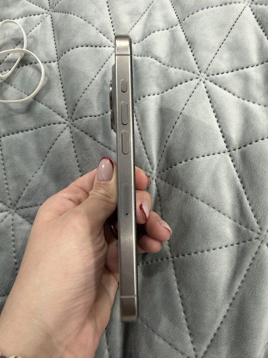 Iphone 15 pro Titanium Grey