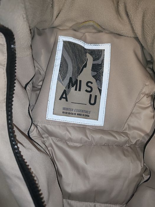 Продам куртку новую 48 размер