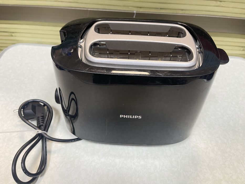 Тостер Philips.