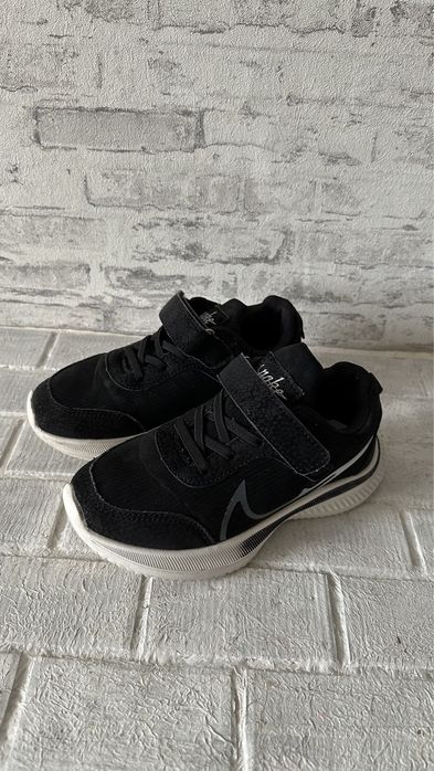 Кроссовки  на мальчика. 31 размер