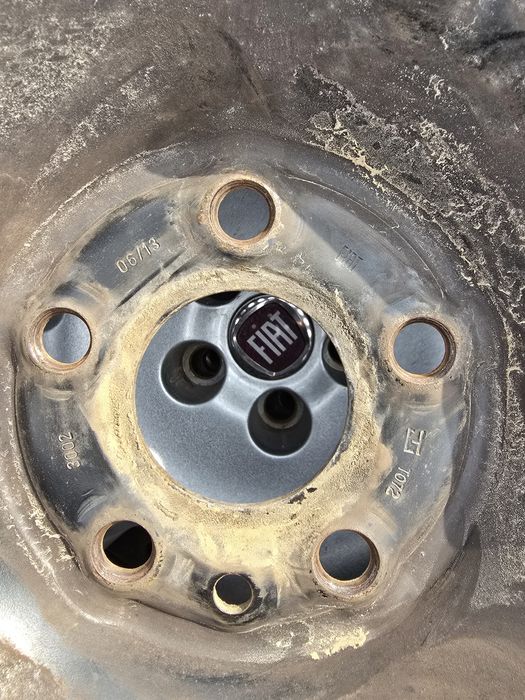 Продавам джанти с гуми за фиат добло 16ки