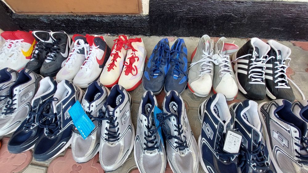 Продам кроссовки