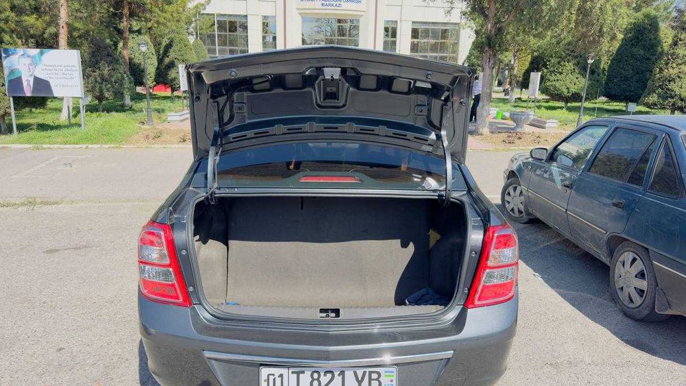 Moshina sotiladi holati ideal Toshkent shahrida yurgan