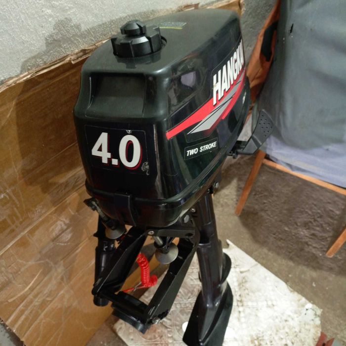 Продам лодочный двигатель ХАНГКАЙ