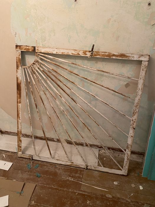 Продам решетку на окно, крепкая, 150*150 см,