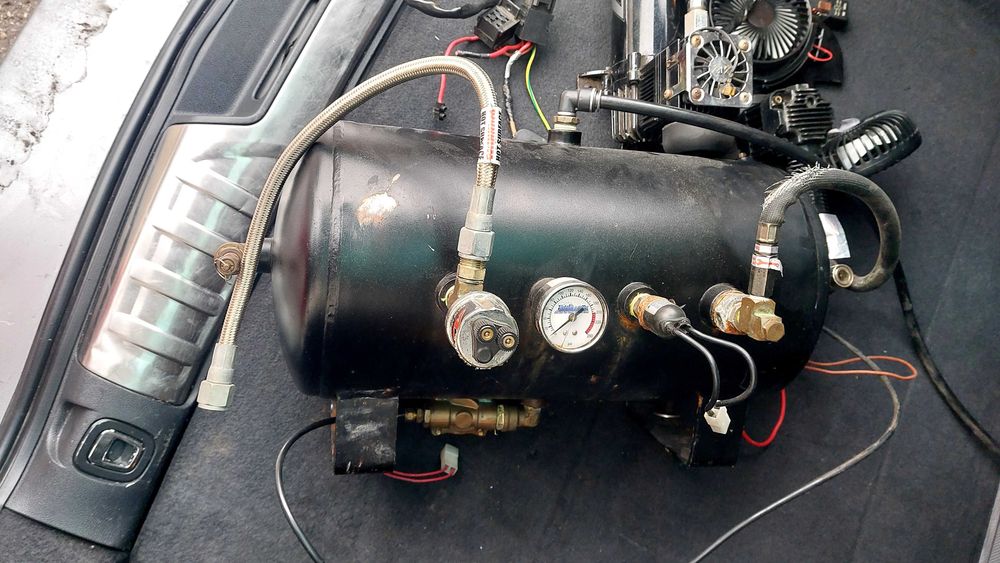 Компресор за автомобил професионален!