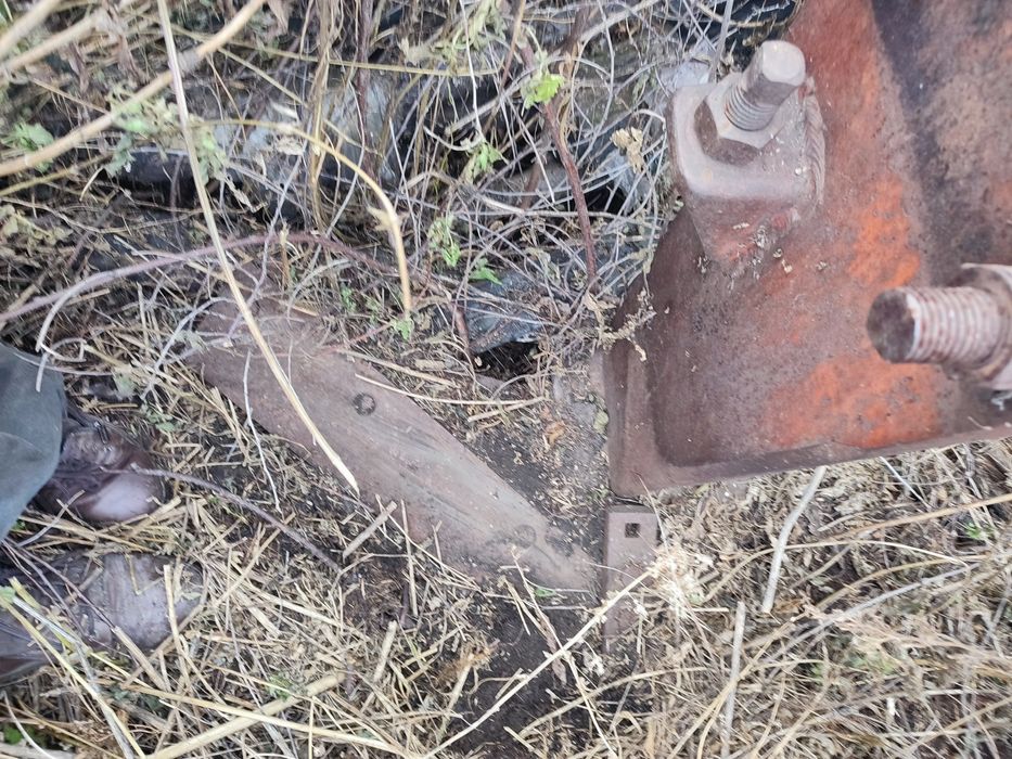 Продам плоскарез 3 корпусной.