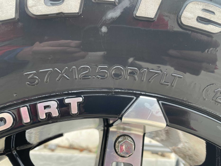 Комплект шин с дисками на джип Вранглер