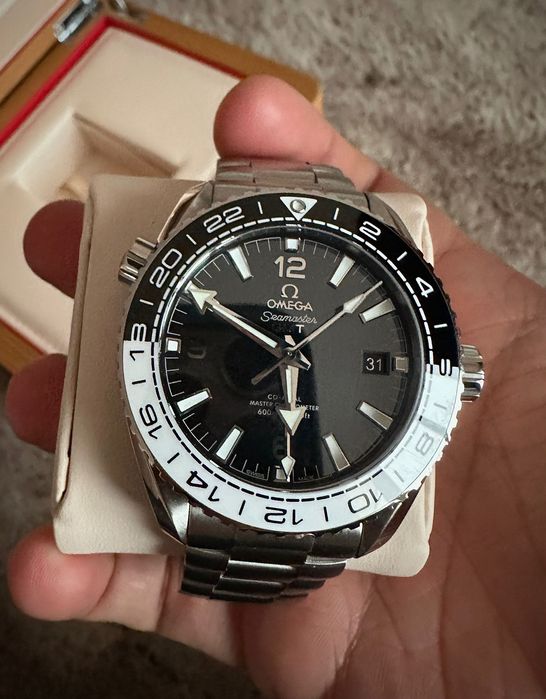Omega seamaster planet ocean black-white 43.5mm
