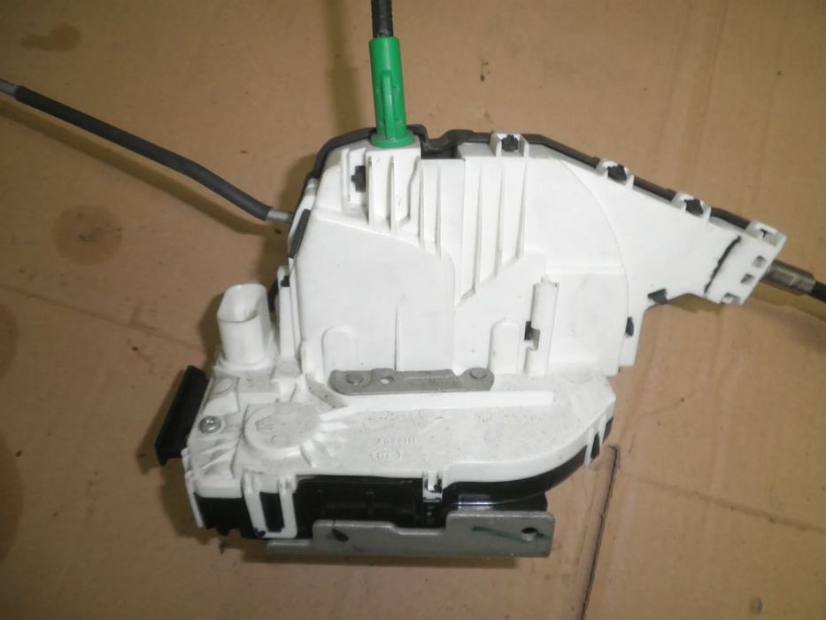 broasca / incuietoare usa dreapta spate maserati ghibli 2016 670030898
