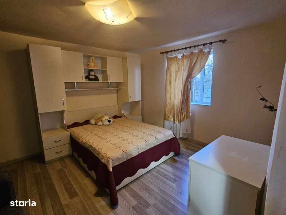 Casa parter, 100 mp utili, 1090 mp teren,  Pielesti