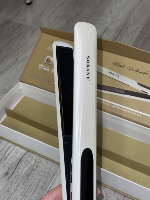 Плойка утюжок белый