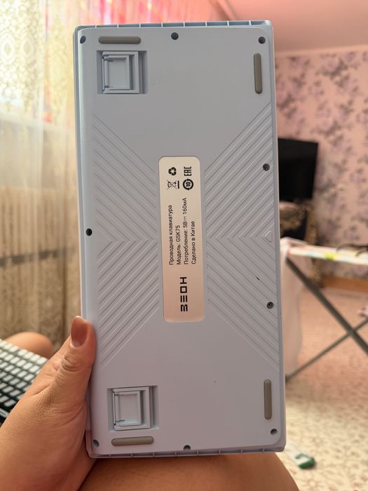 Продам клавиатуру