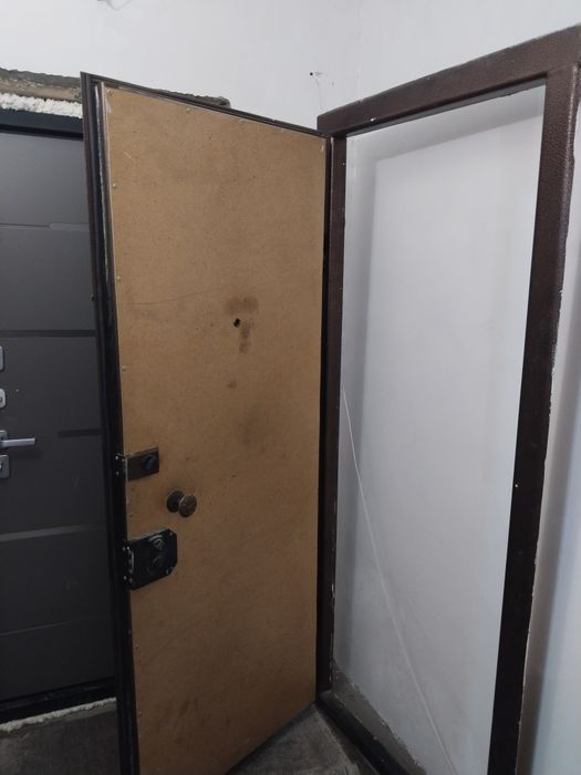 Дверь  входная металлическая