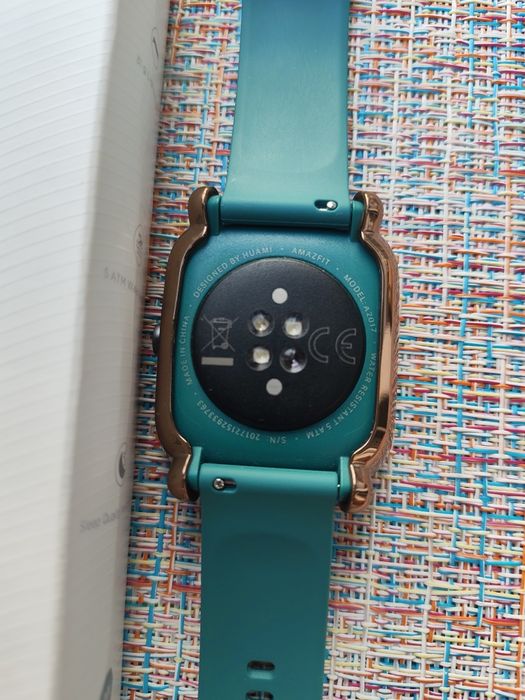 Смарт часовник Amazfit Bip U by Xiaomi, чисто нов!