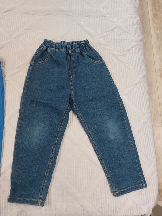 Продам одежду на мальчика рубашки,джинсы