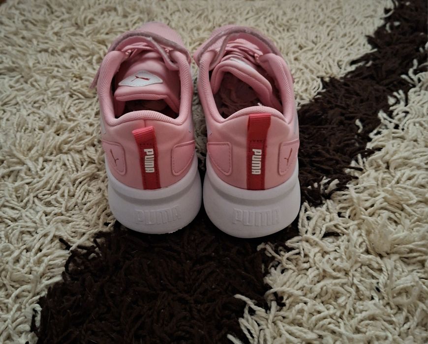 Adidasi fete Puma
