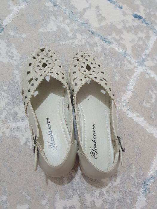 Продам женские туфли