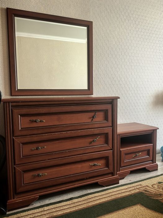 Продам спальный гарнитур