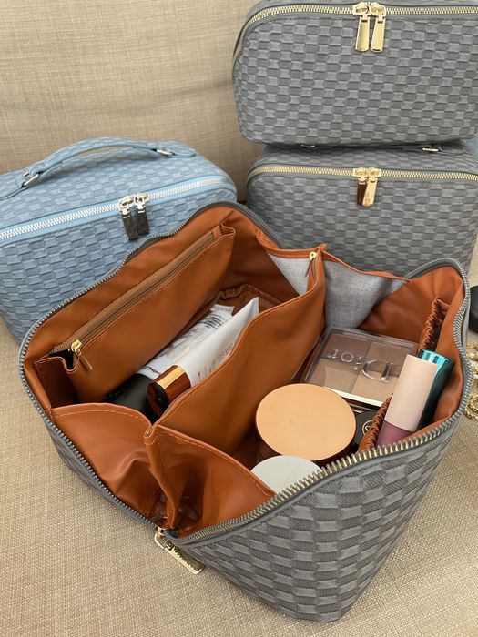 Подарок к 8 марта-косметичка