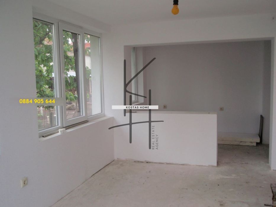 Къща в Варна, област-с.Бенковски площ 285 цена 195000