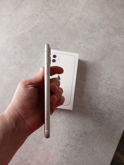 Продам iphone 11 64 GB