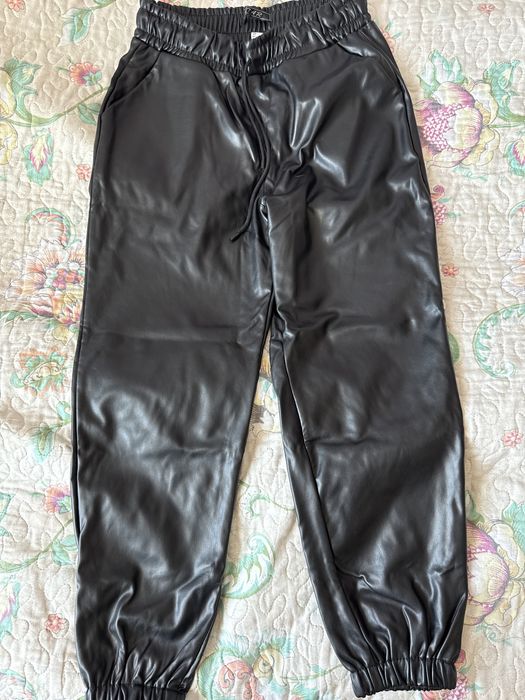 Кожанные штаны.