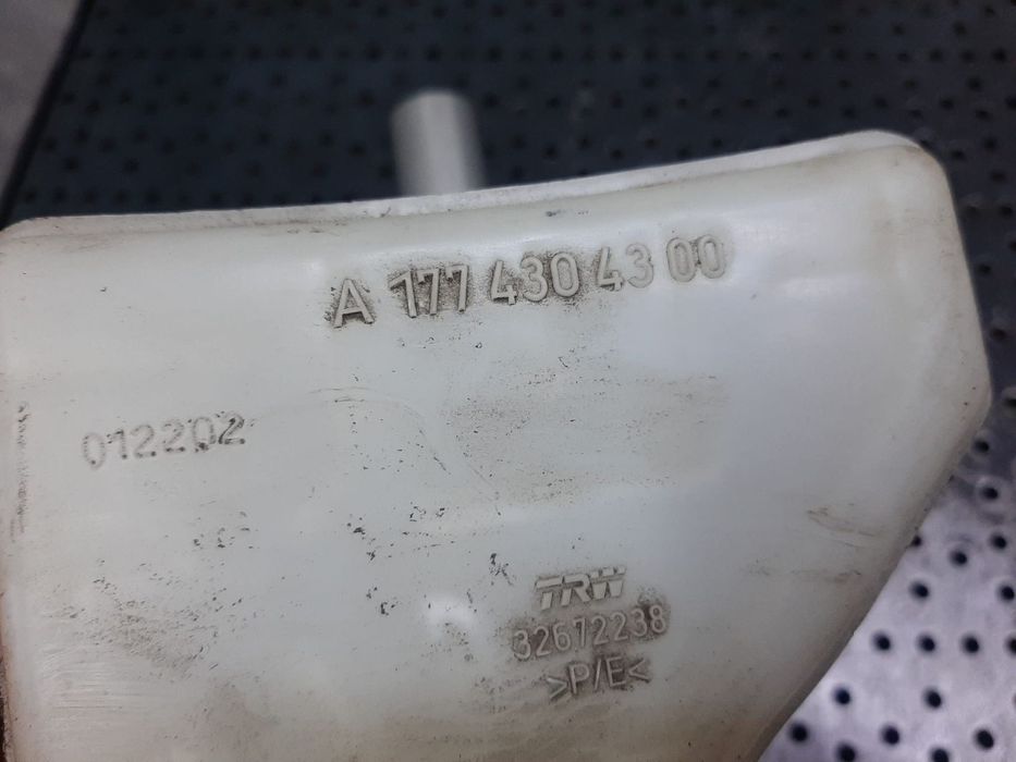 pompa rezervor lichid frana mercedes  a-class  w177  a1774304300