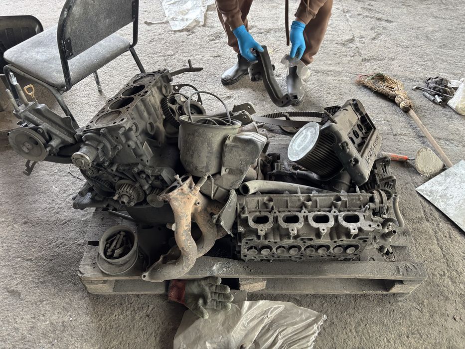 Продам двигателеть на запчасти