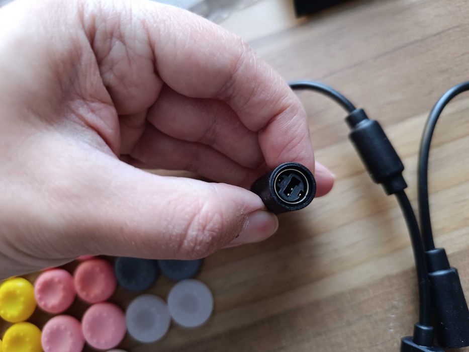 Accesorii Xbox – cabluri, adaptoare, gripuri, butoane