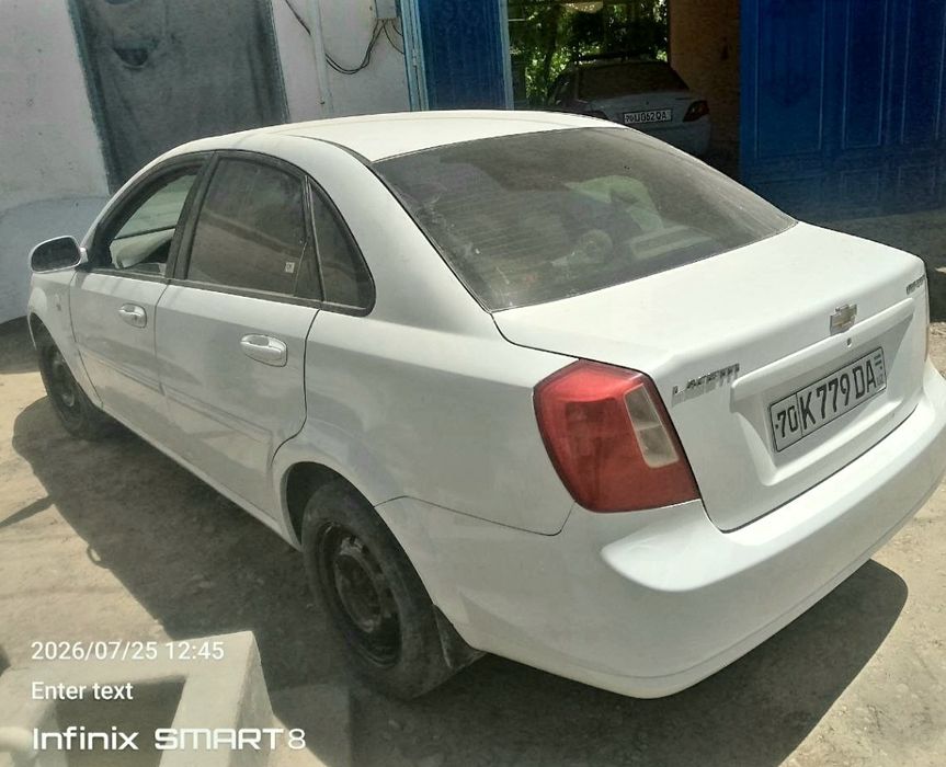 Avtomobil Lacetti